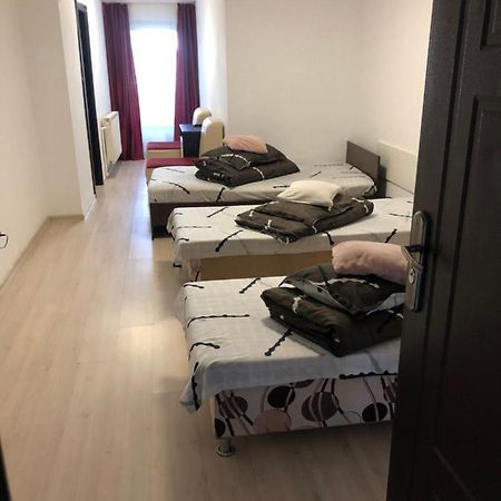 Hostel Mialma أونيشتي المظهر الخارجي الصورة